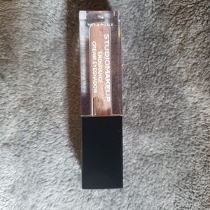 Studio makeup Endurance cream eyeshadow in pink